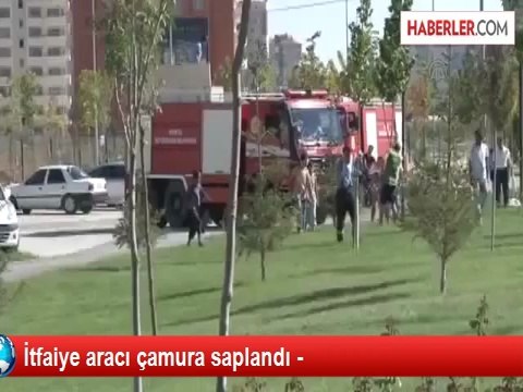 İtfaiye aracı çamura saplandı