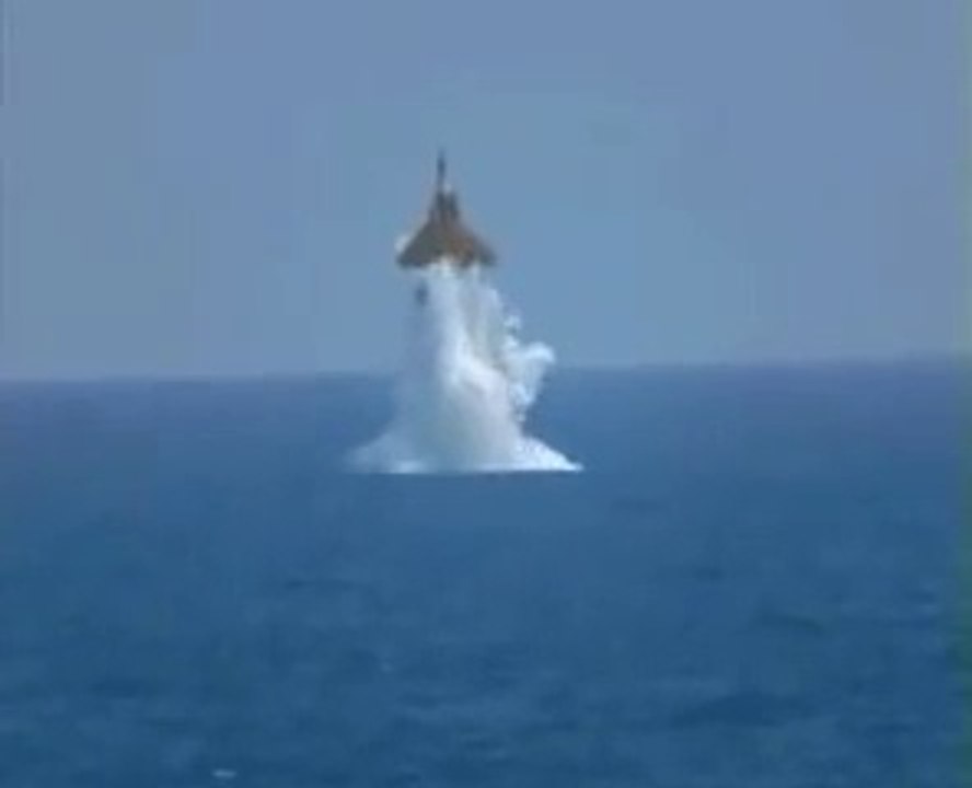 The Aircraft Launched from Under Water - Is this Real or Fake ???