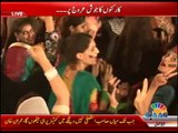 Girls Dancing In Azadi March ᴴᴰ Imran Khan Dharna (Exclusive)