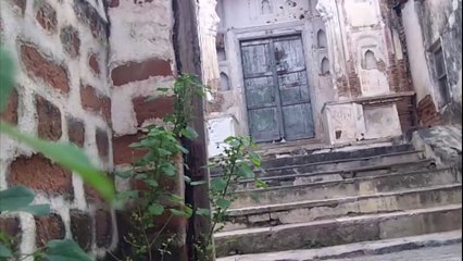 "Ghost caught on tape" in "City of dead"! "Most haunted ever"