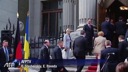 Merkel defiende integridad de Ucrania