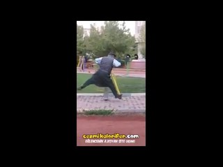 Yaşlı Amcanın Spor Aletiyle İmtihanı