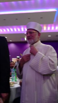 Ziyarah & Hand Kissing of Beloved Shaikh, Shaikh ul Islam Dr Muhammad tahir ul Qadri