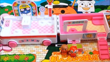 アンパンマン　おもちゃ　病院へGOGO救急車 Anpanman toys
