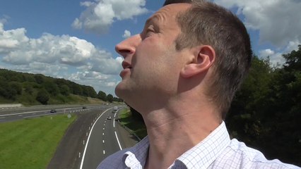 Attendons follement la pluie des jours tièdes d'un été dur - Raphaël Zacharie de IZARRA