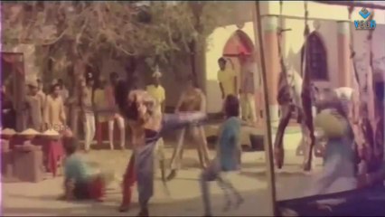 Alavudinum Arbhutha Vilakkum Movie - kamal haasan introduction Scene