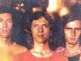 DAG - Tragovi u pesku (1974)