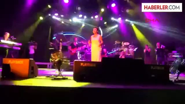 Nilüfer Yıllar Sonra Aynı Sahnede