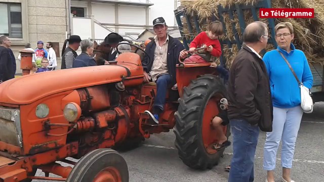 Châteaulin. Les vieux tracteurs en vedette