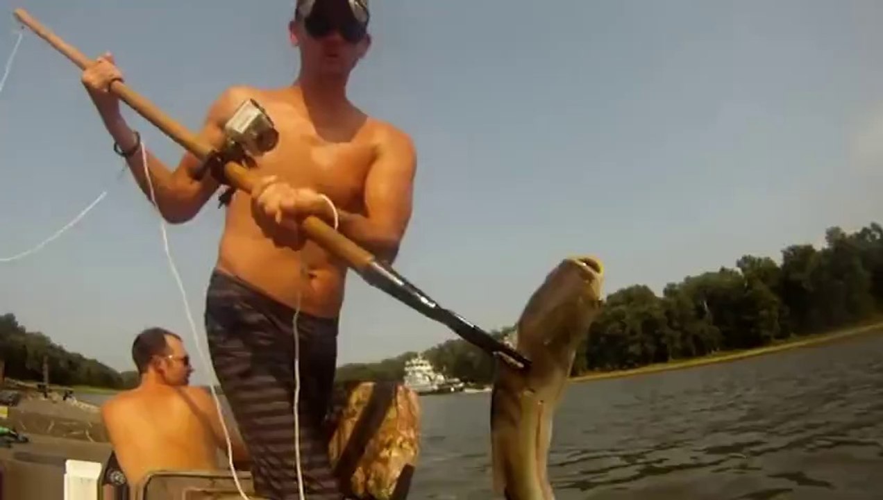 Kill of the Week - Boomerang vs. Asian Carp