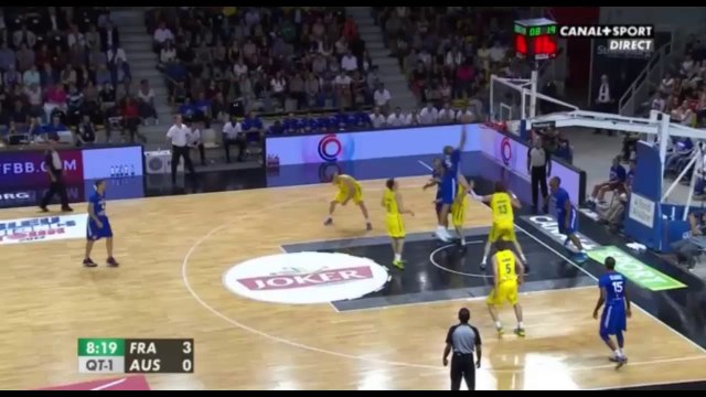 Le superbe service de Boris Diaw pour le dunk de Nicolas Batum