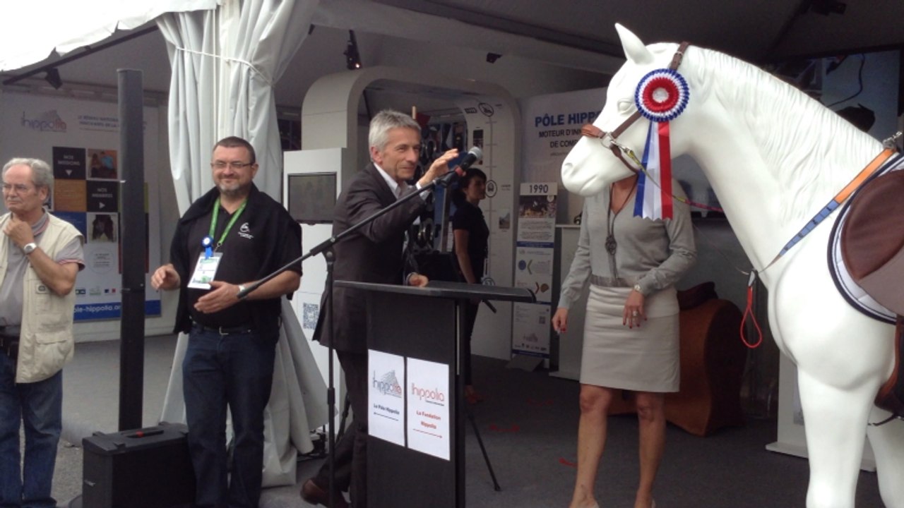 Inauguration du stand Hippolia au Village