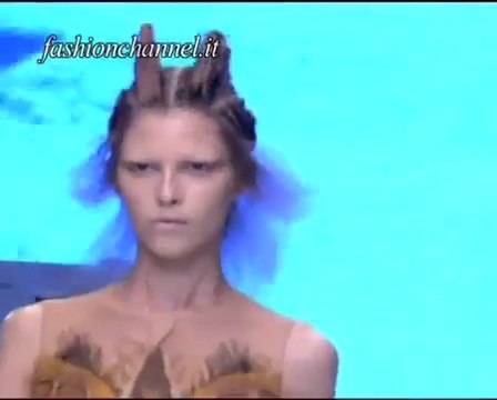 Alexander McQueen Spring Summer 2010 Paris 1 of 4 pret a porter women by Fashion Channel