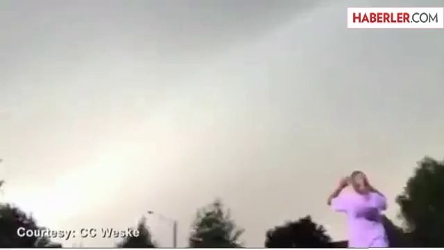 Annesine Yıldırım Çarptığı Anı Saniye Saniye Kaydetti