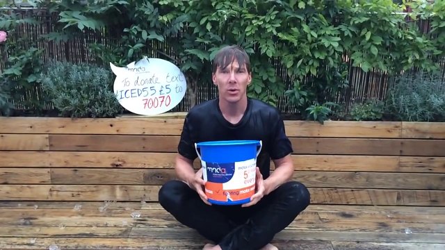 ALS Ice Bucket Challenge de Benedict Cumberbatchs Ice : enorme!