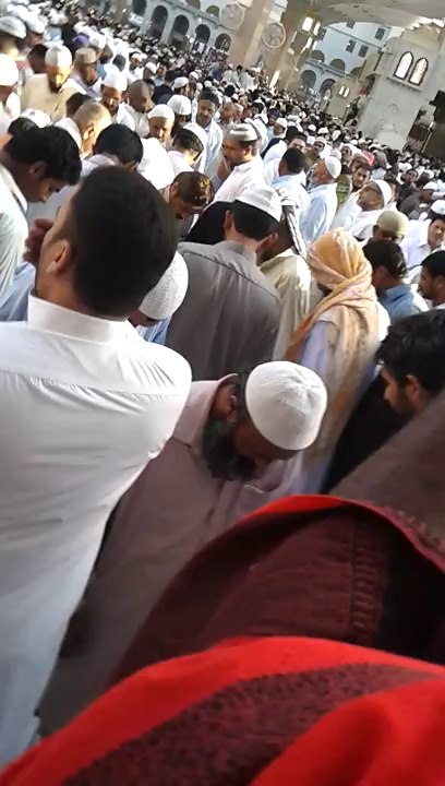 عید کی نماز مسجد نبوی صلیٰ اللہ تعالیٰ علیہٖ و آلیہٰ وسلم میں