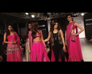 LFW Ileana turns show stopper