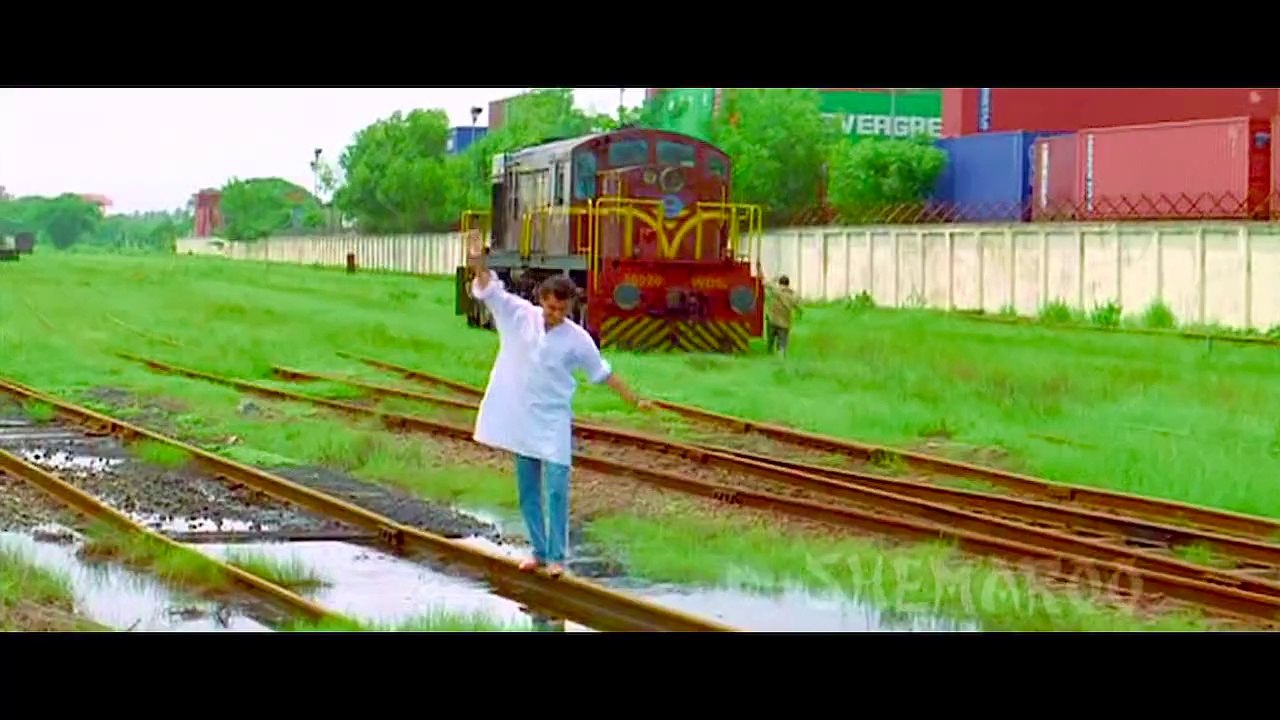 Pehli Pehli Baar Mohabbat Ki Hai - Sirf Tum (720p HD Song)