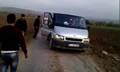 Askere kimlik soran PKK'lılara yumruklu cevap