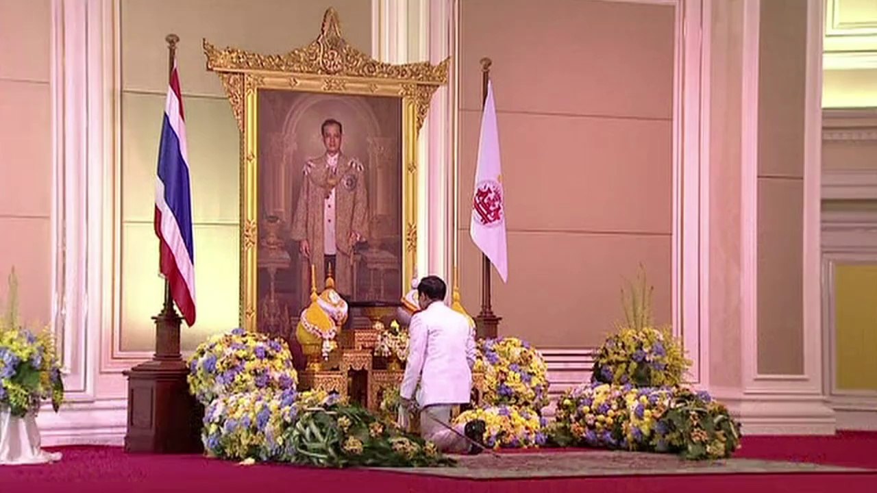 Tailândia: autor do golpe de Estado é aceito como premiê