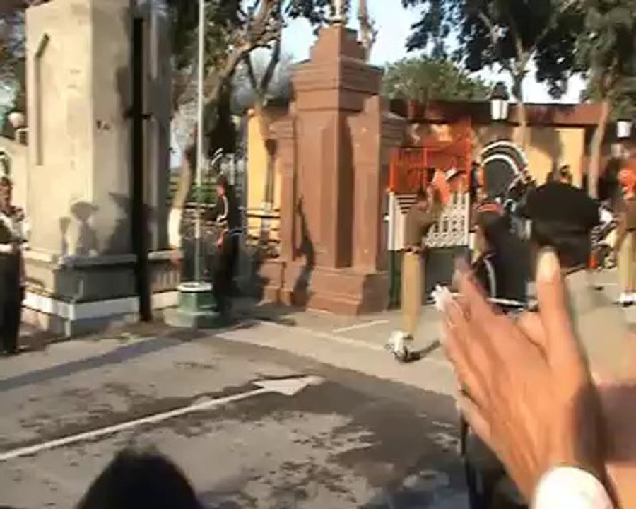Pak india Wahgah border funny video