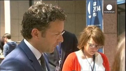 Protests greet Merkel in Galicia visit