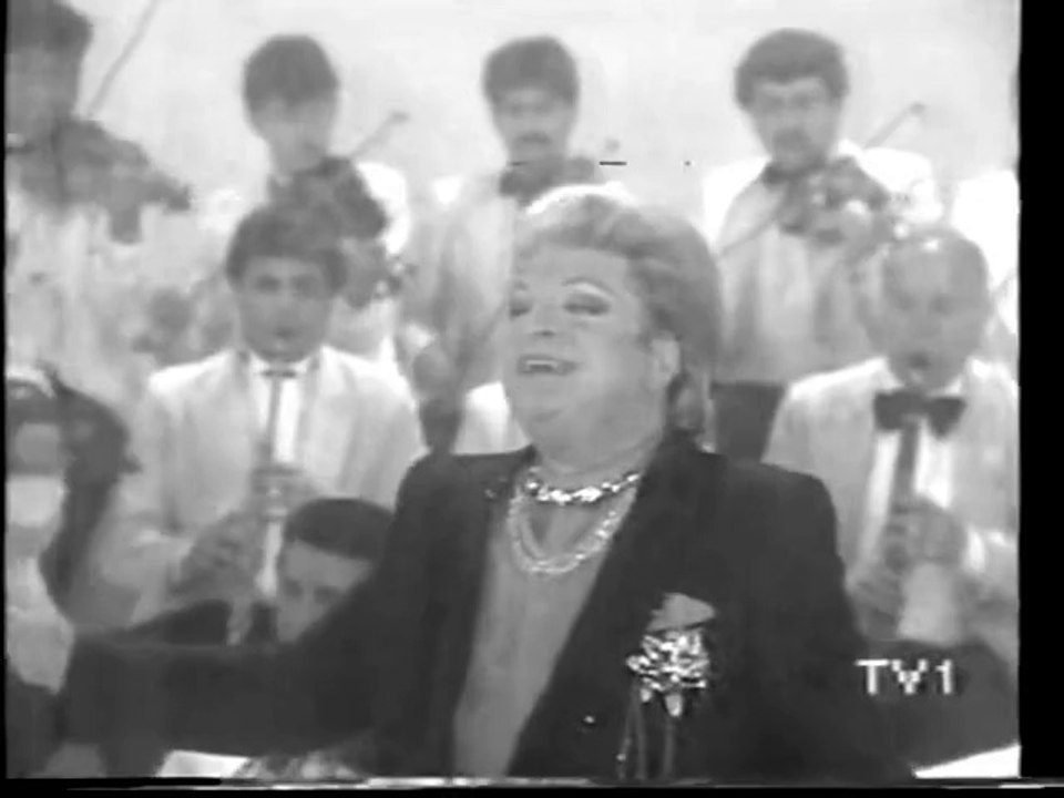 Gözlerin Doğuyor Gecelerime - Zeki Müren