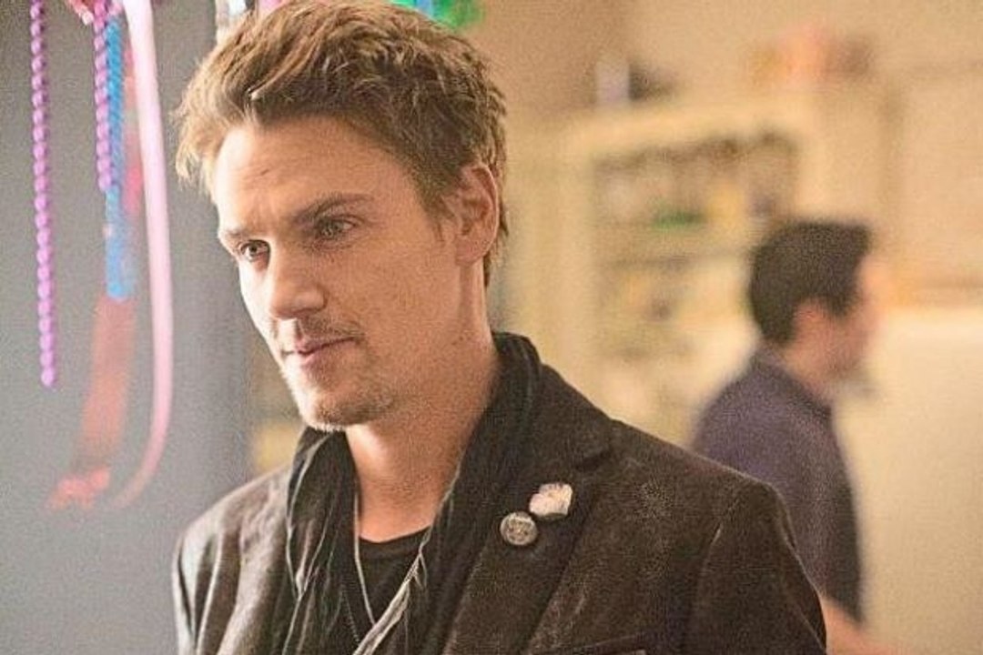 "Vampire Keith" Riley Smith Tells All On How The True Blood Fangs Work