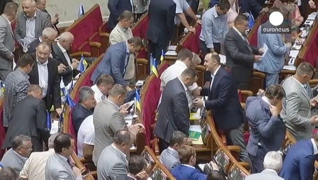 El presidente ucraniano disuelve el Parlamento y convoca elecciones anticipadas