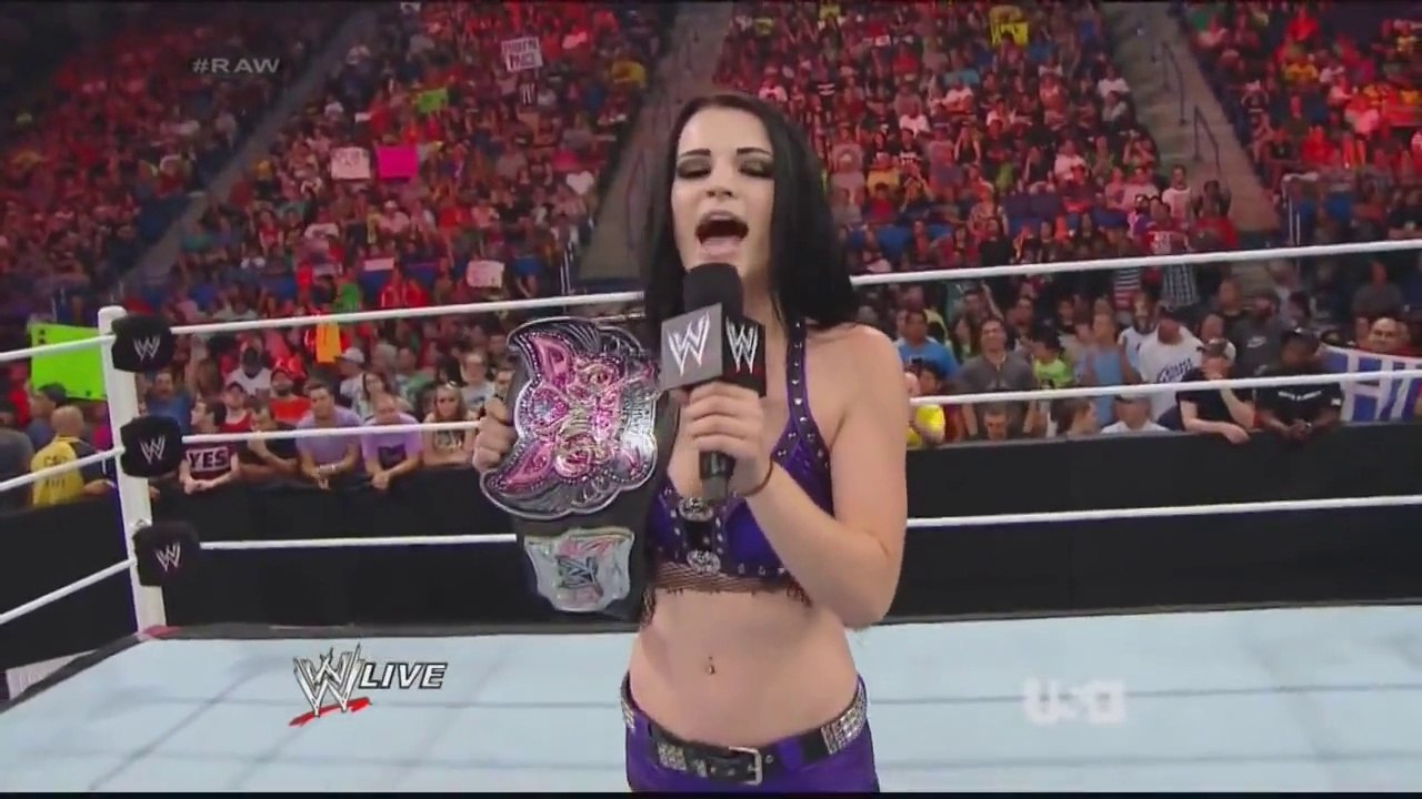 Paige vs AJ Lee