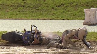 Crashes de gros roadsters dans la boue