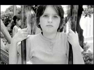 Trailer Esconde-Esconde