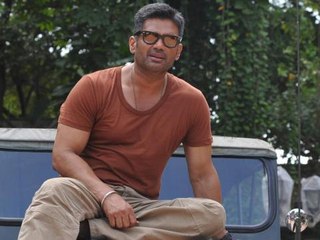 Suniel Shetty Promotes Desi Kattey | Mandate Model Hunt