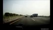 Accident impressionnant sur l'autoroute...