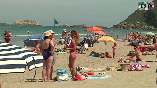 Zarautz: Playa de Zarautz Agosto 2014 - Euskadi Surf TV