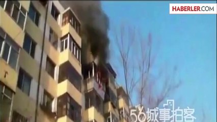 Yangına Çıplak Yakalanan Kadın