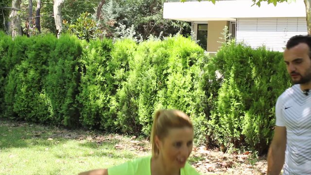 Omuz ve Bacak Kaslarını Kuvvetlendirmek için Back Lunge Over Head Dumbell Front Raises - Her Yerde Spor