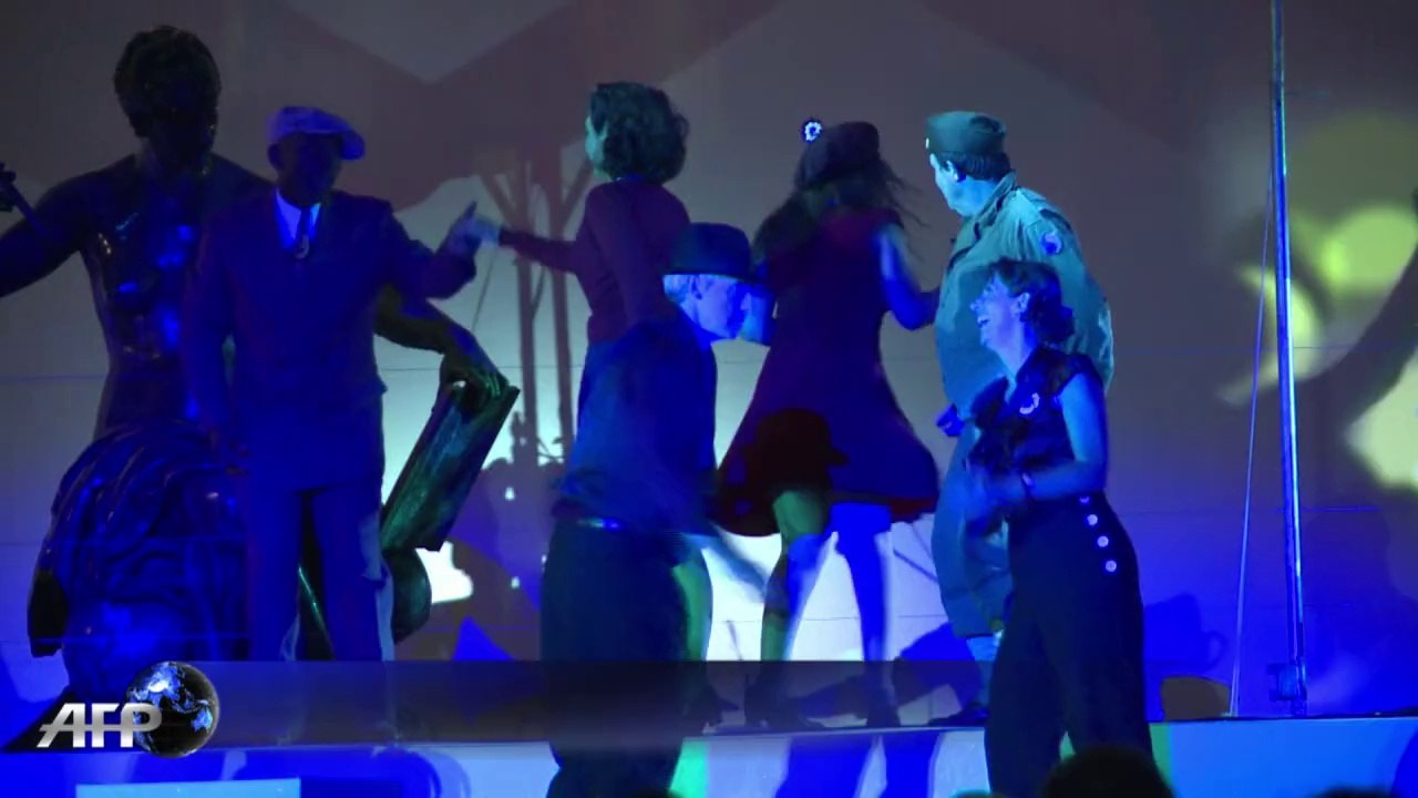 Bal populaire à Paris pour célébrer les 70 ans de sa Libération