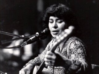 Sümeyra - Bir Gözleri Sürmeli