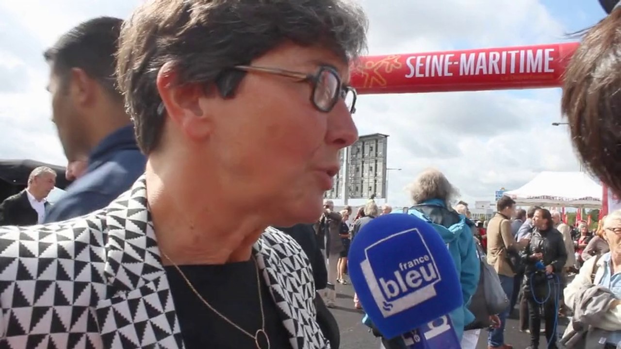 Valérie Fourneyron sur le pont Mathilde pour sa réouverture