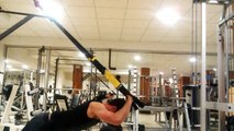 David Costa - Fitness Model - Gainage et triceps sur TRX