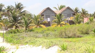 Kitesurfing jumps in Puerto El Cuyo Yucatan