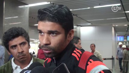 Eduardo da Silva ainda sente dores, mas quer jogar domingo