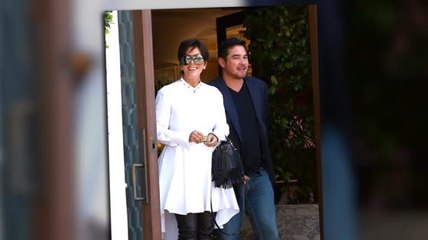 Kris Jenner genießt ihre Essen mit Superman Star Dean Cain