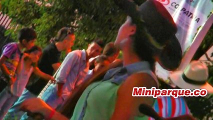 Slow Bellas mujeres cabalgata fiestas armenia 124 años slow motion Colombia (2)