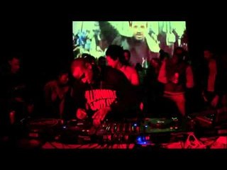 Télécharger la video: DJ Q 35 min Boiler Room DJ Set