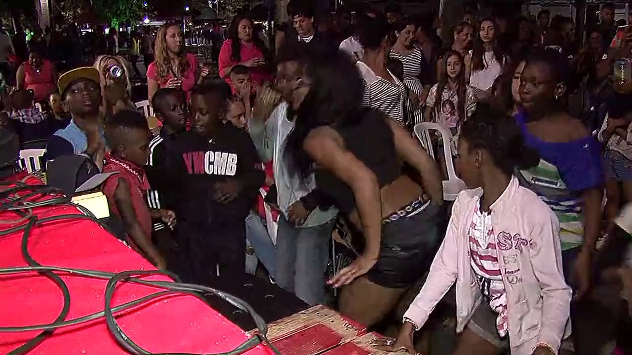 2014 - Béziers - Feria (une Bodéga Sur Les Allées Paul Riquet)-1