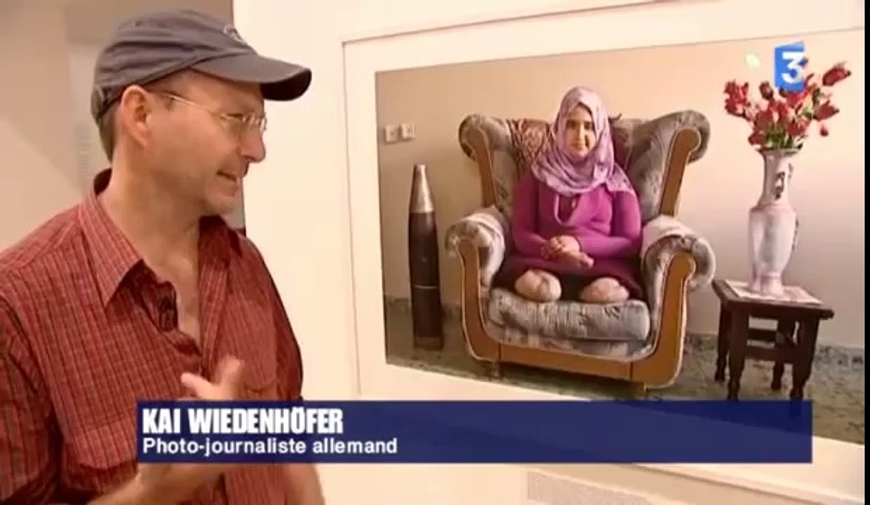 Algerie 2013_ Les sionistes de LDJ et betar attaque une expo à Paris sur Gaza en Palestine