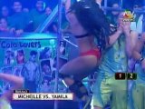 Yamila Piñero y Michelle Soifer realizan sensual baile en Combate