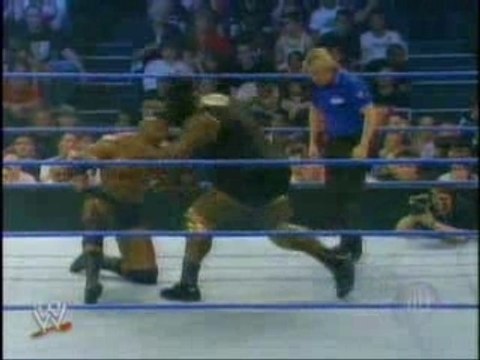 SmackDown.28.04.2006 - Mark Henry Vs Bobby Lashley